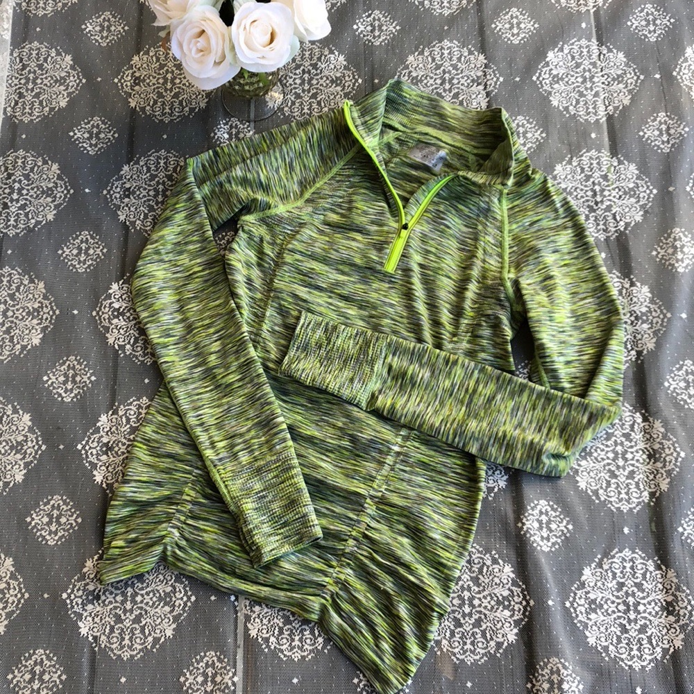 Like new, Athleta top